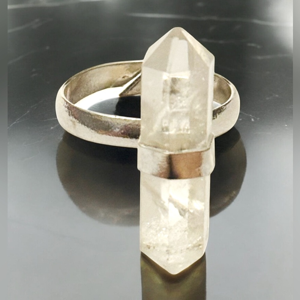 Sassy Jones Silver-tone Adjustable Stone Ring